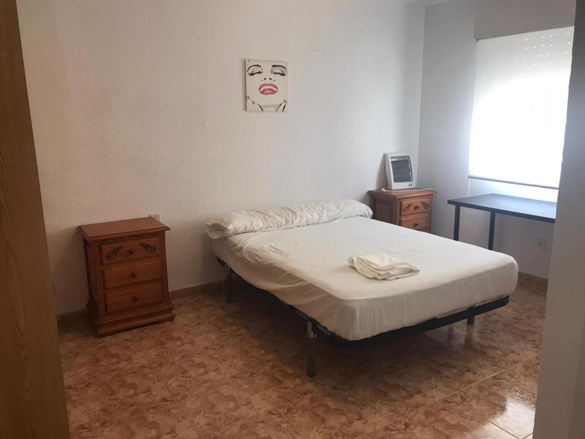 4 Dorm Cerca De Playa Y Centro Ciudad Apartment Malaga Bagian luar foto